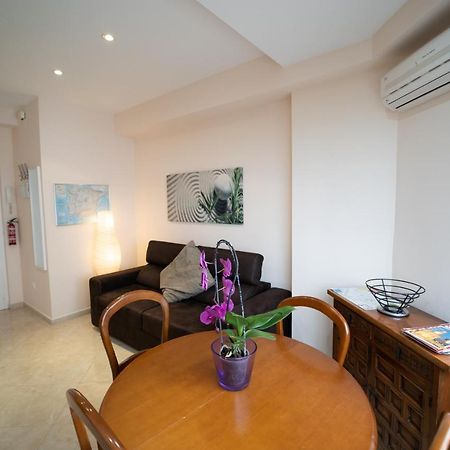 Larra Nervion Subway Tranvia Apartment เซบีญา ภายนอก รูปภาพ