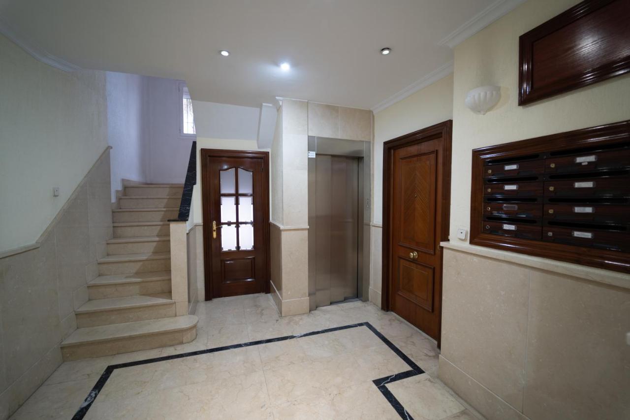 Larra Nervion Subway Tranvia Apartment เซบีญา ภายนอก รูปภาพ